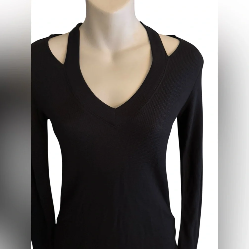 Feel The Piece Black Long Sleeve V-Neck Top NWOT - Picture 3 of 8